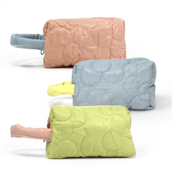 NWT Puffy Daisy Embroidered Y2K Blue Makeup Bag - Picture 6 of 7